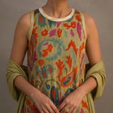 Daniela - Langes Kleid mit floralem Muster und passender Weste