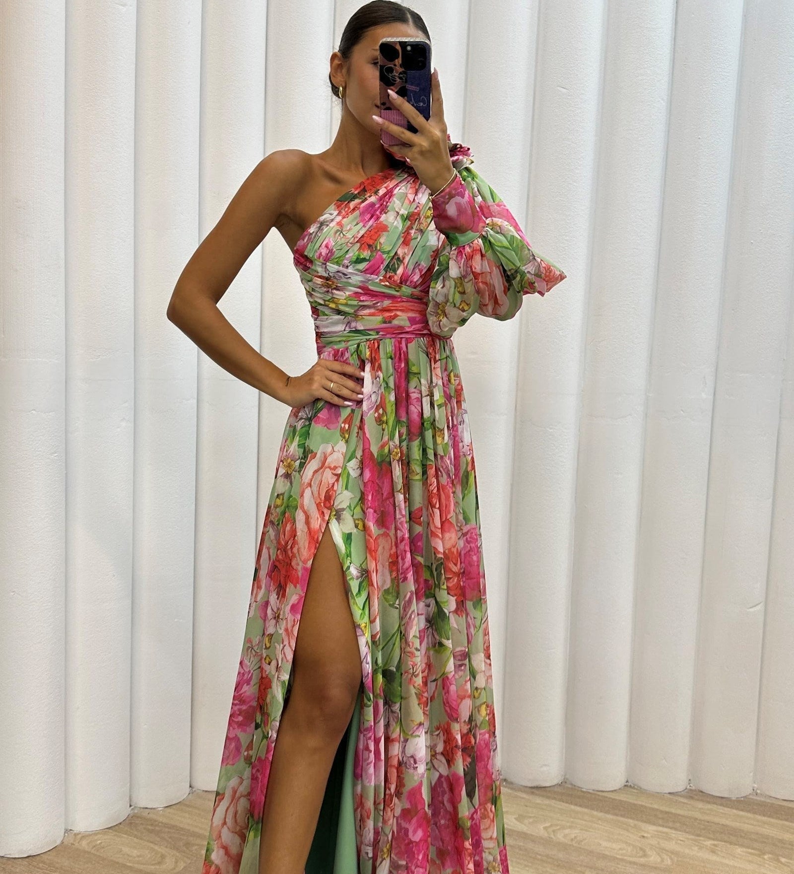 Whitney - Elegantes und Fliessendes Kleid