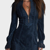 Jasmin – Blaues Wildleder-Mini-Kleid mit Spitze