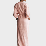Maxikleid aus Leinen mit V-Ausschnitt