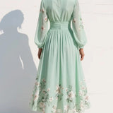 Lucija - Helle Grün Midi Chiffon Kleid mit Blumenfalten