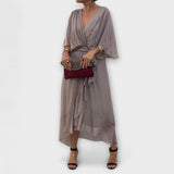 Amoura - Chiffonkleid mit V-Ausschnitt