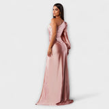 Julie - Elegantes Kleid mit Raffinesse