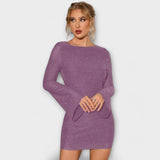Rückenfreies Kleid mit Pailletten und langen Ärmeln